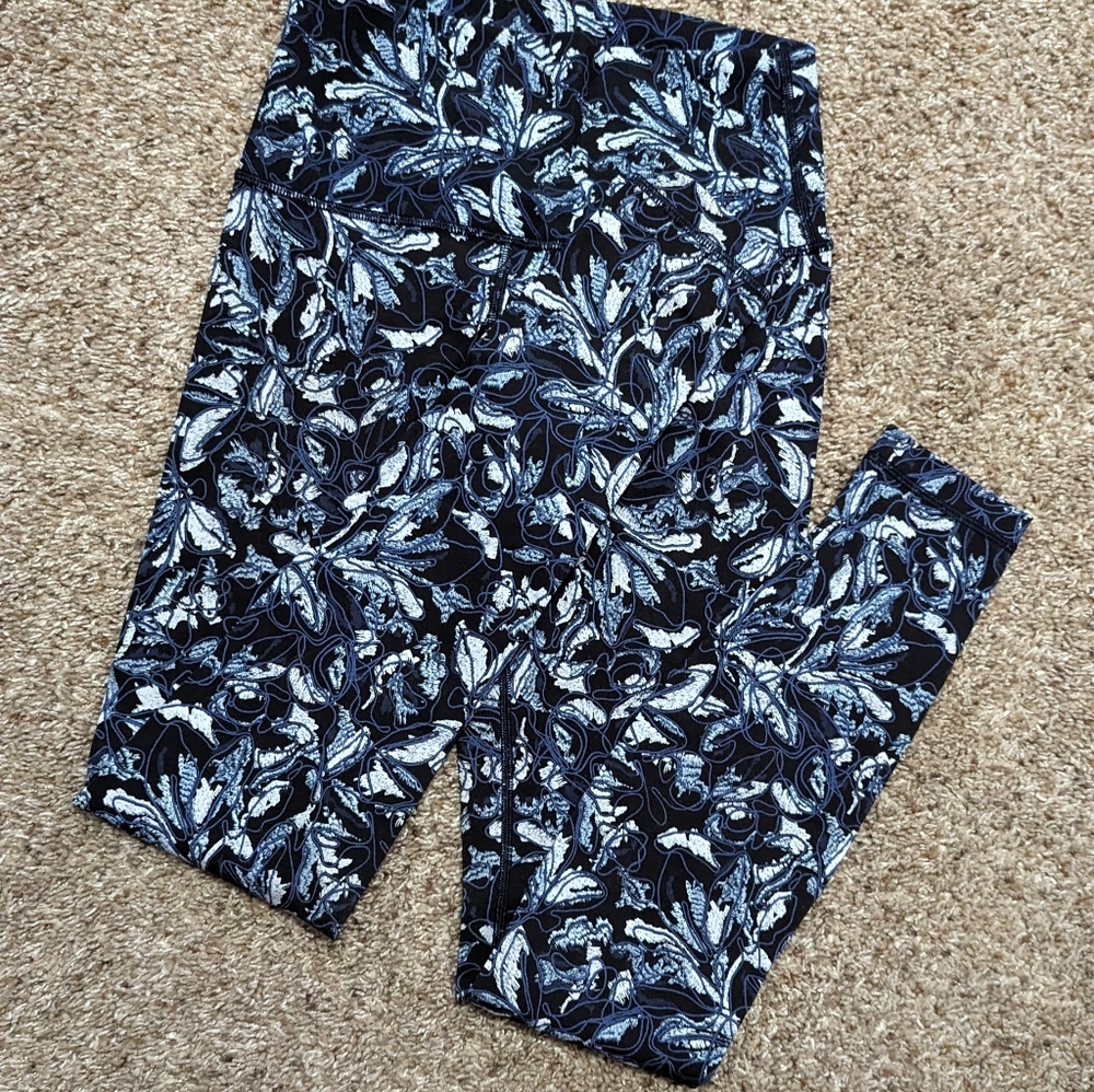 Lululemon High Rise Leggings for women size 4